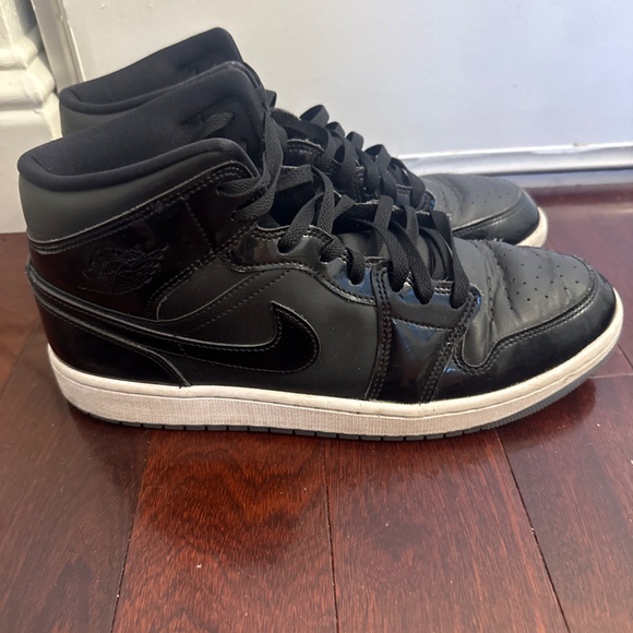 Men’s size 12 Jordan 1 Mid SpaceJam SE - Picture 4 of 7